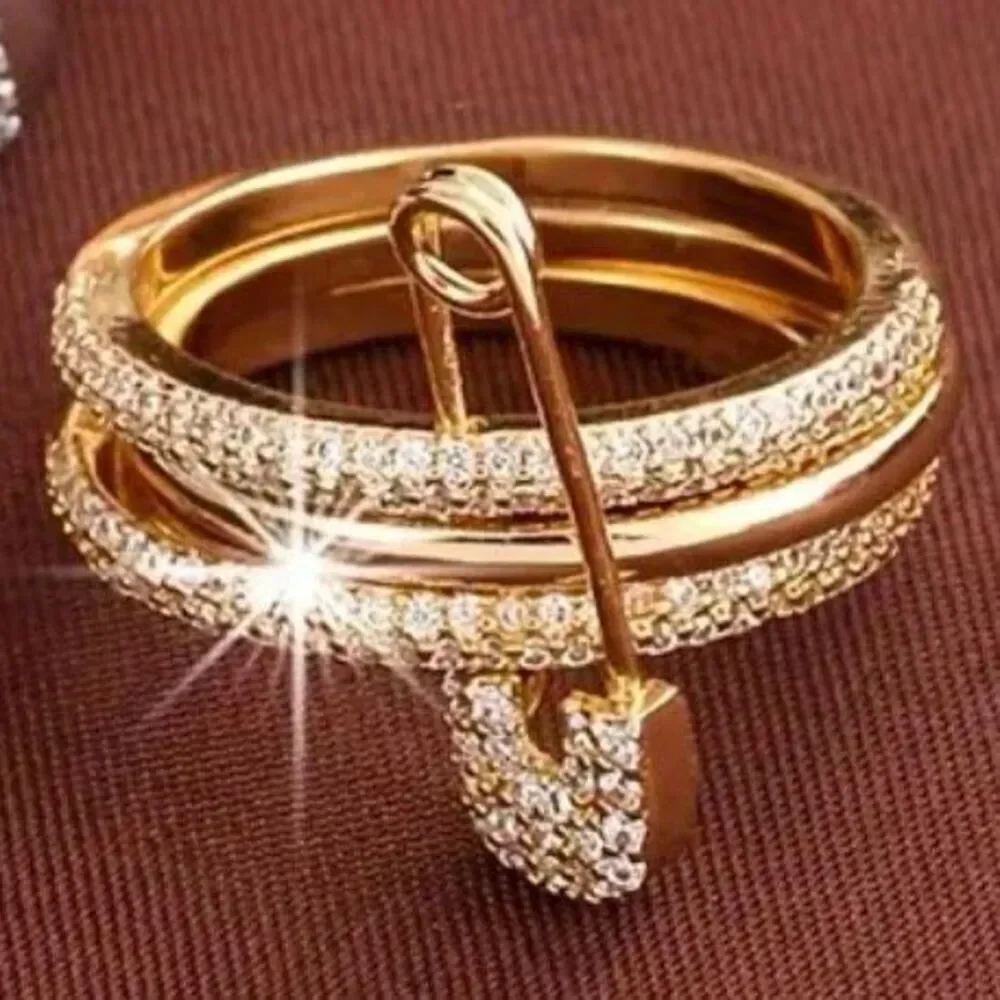 NWT Gorgeous Ring Sz 9 Gold Tone Security Pin Ring!!